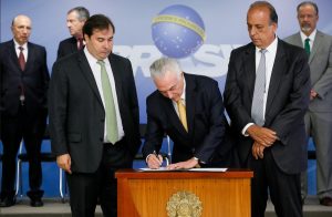 Leia mais sobre o artigo Temer assina decreto de intervenção federal na segurança do Rio de Janeiro