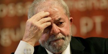 Cúpula do PT cria grupo no WhatsApp para tratar sobre possível prisão de Lula