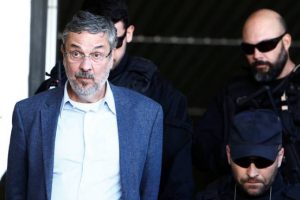 Leia mais sobre o artigo STF decide manter ex-ministro Antonio Palocci preso