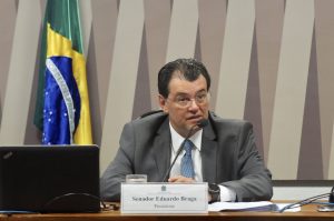 Leia mais sobre o artigo Governo Federal errou três vezes ao penalizar o PIM, diz Eduardo Braga