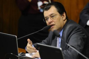 Read more about the article Braga não quer votar privatização da Eletrobras