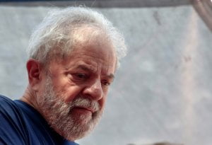 Read more about the article Lula pode trocar a dignidade por uma tornozeleira