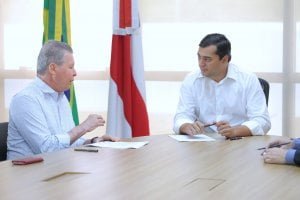 Read more about the article Wilson Lima recebe prefeito de Manaus, Arthur Neto, para discutir parcerias