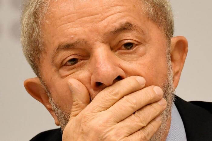 Você está visualizando atualmente Lula é condenado a 12 anos e 11 meses no caso do sítio de Atibaia