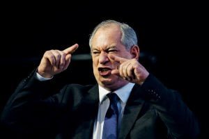 Read more about the article Ciro Gomes é hostilizado em evento da UNE e rebate: “Lula tá preso, babaca”
