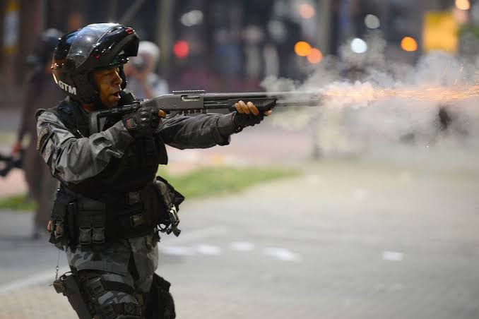 Você está visualizando atualmente Presidente Bolsonaro a favor da ‘letalidade’ por policiais