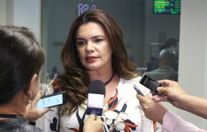 Read more about the article Vice-presidente da Aleam, deputada Alessandra Campêlo alerta para fechamento do hospital de Balbina, em Presidente Figueiredo