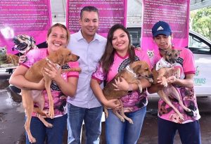 Read more about the article Deputados participam da feira de adoção de animais em Manacapuru