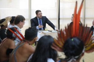 Leia mais sobre o artigo Lideranças indígenas do Amazonas entregam demanda ao Governo