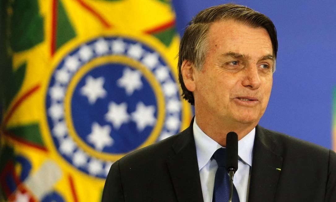 Você está visualizando atualmente “Os ministros não tem nenhuma habilidade política”, diz Bolsonaro