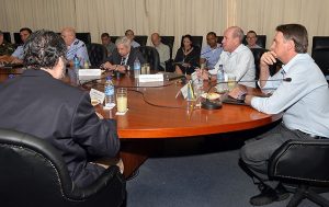 Read more about the article Bolsonaro discute com ministros e forças armadas  crise na Venezuela