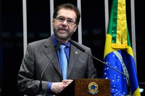 “Doria pegou bonde do PSDB andando” diz Senador Plínio Valério
