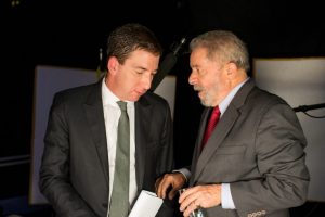 Leia mais sobre o artigo Glenn Greenwald um ferrenho crítico do governo Bolsonaro