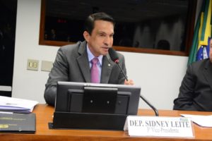 Read more about the article Sidney Leite diz “Ministro Paulo Guedes terá que explicar ‘Plano Dubai’ na Comissão da Amazônia”