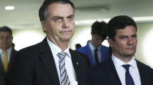 Leia mais sobre o artigo Bolsonaro diz “Nós confiamos irrestritamente no ministro Moro’