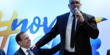 “Ele vai ser expulso”, afirmou Alexandre Frota sobre Aécio no PSDB