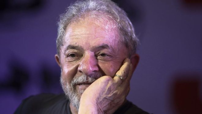 Você está visualizando atualmente Lula não será transferido para São Paulo, decide maioria do STF