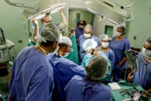 Leia mais sobre o artigo Desembargadora mantém tutela de urgência ao Estado e manda cirurgiões voltarem ao trabalho imediatamente 