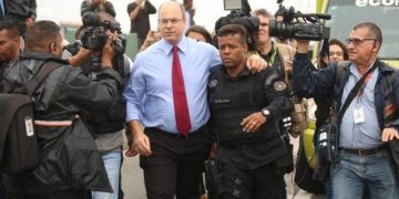 Governador Wilson Witzel comemora desfecho do sequestro na ponte Rio-Niterói