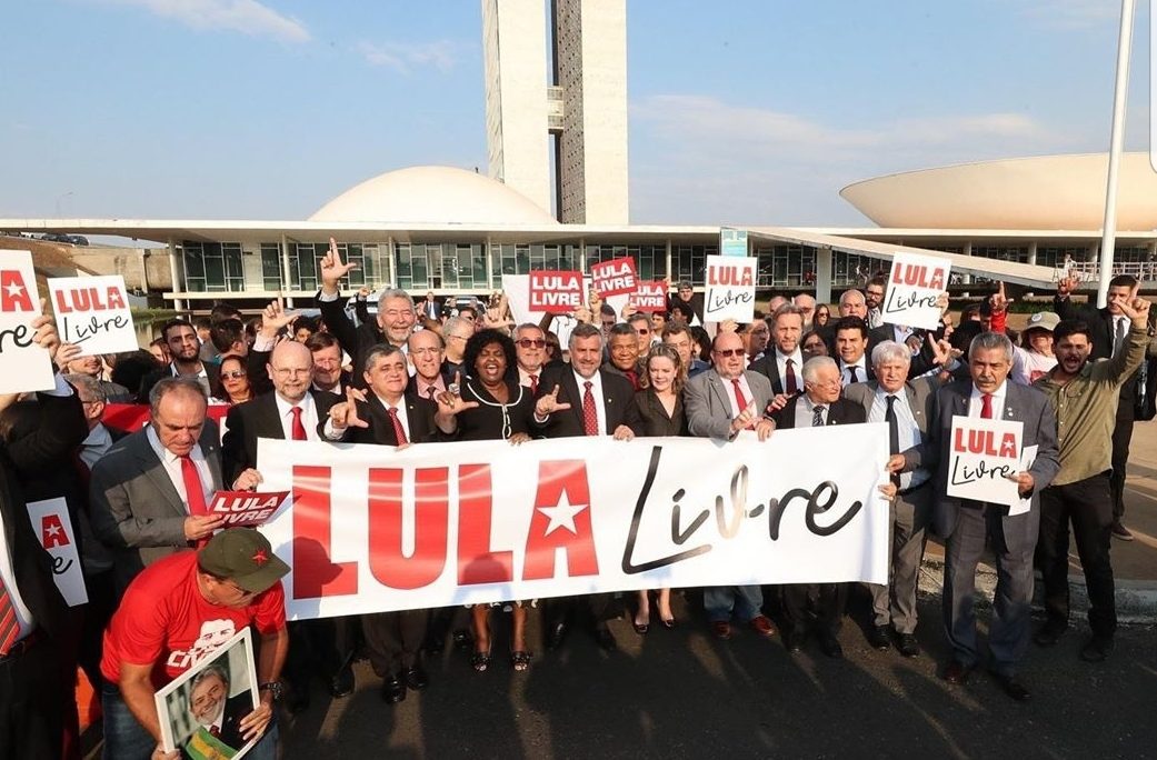 Você está visualizando atualmente José Ricardo participa de ato político para marcar os 500 dias da  prisão de Lula
