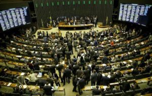 Read more about the article Votação da Reforma da Previdência será retomada nesta terça (6)