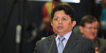Sinésio Campos afirma que concorrerá a presidência estadual do PT