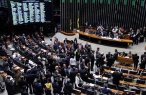 Read more about the article Projeto de Lei contra Fake News traz divergências entre parlamentares