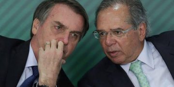Bolsonaro altera decreto e coloca Secretario Especial de Produtividade como substituto de Guedes no Cas