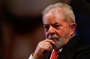 Lula rejeita semiaberto e diz aguardar absolvição