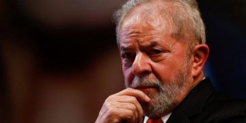 Lula rejeita semiaberto e diz aguardar absolvição