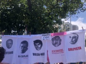 Leia mais sobre o artigo Petistas vendem panos de chão com rosto de Bolsonaro, Moro e Guedes