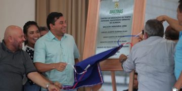 Wilson Lima inaugura Ceti em Lábrea e entrega incentivo a pescadores do município