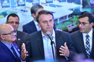 Read more about the article Bolsonaro recomenda a Wilson Lima que faça a reforma da previdência estadual