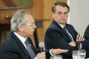 Leia mais sobre o artigo Bolsonaro elogia Guedes e diz ser feliz em “casamento” com o ministro