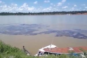 Leia mais sobre o artigo Justiça manda empresa resolver derramamento de óleo no Rio Amazonas