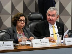 Leia mais sobre o artigo CPI das Fake News pauta convocação de Carlos Bolsonaro, Lula e Dilma