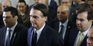Governo e Congresso negociam acordo sobre vetos de Bolsonaro em projeto sobre Orçamento