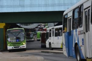 Read more about the article Prefeitura de Manaus assina termo aditivo para renovação da frota de ônibus