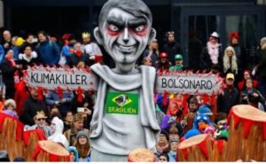 Read more about the article Presidente Bolsonaro vira alegoria em carnaval da Alemanha