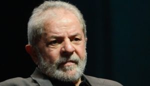 Read more about the article Lula diz à jornal suíço que é contra o impeachment de Jair Bolsonaro