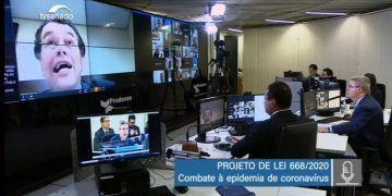 Eduardo Braga comete deslize durante videoconferência