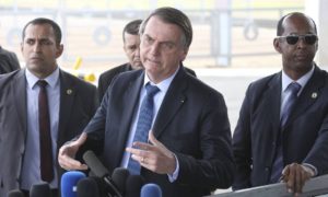Read more about the article ‘Não há nenhum problema entre o governo brasileiro e o chinês’, diz Bolsonaro