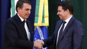 Leia mais sobre o artigo Bolsonaro não desiste de nomear Ramagem para PF