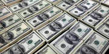 Dólar pode chegar a R$ 6, diz especialista