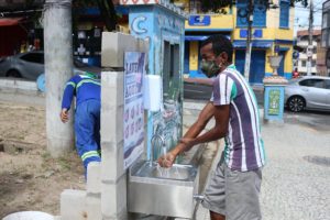 Leia mais sobre o artigo Espaços públicos de Manaus ganham torneiras para higienização de pessoas em situação de rua