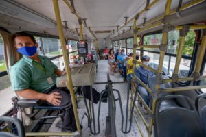 Read more about the article Prefeitura determina que transporte coletivo só pode trafegar com passageiros sentados 