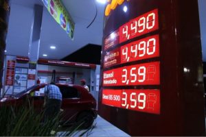 Read more about the article Preço da gasolina diminui apenas R$ 0,20 em Manaus 