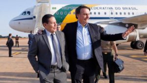 Read more about the article Mourão jura lealdade a Bolsonaro: ‘paraquedistas andam sempre no mesmo passo’
