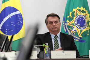 Read more about the article Bolsonaro realiza reunião com governadores para tratar da pandemia do coronavírus 