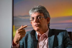 Leia mais sobre o artigo MP denuncia ex-governador da Paraíba por propina de R$ 900 mil